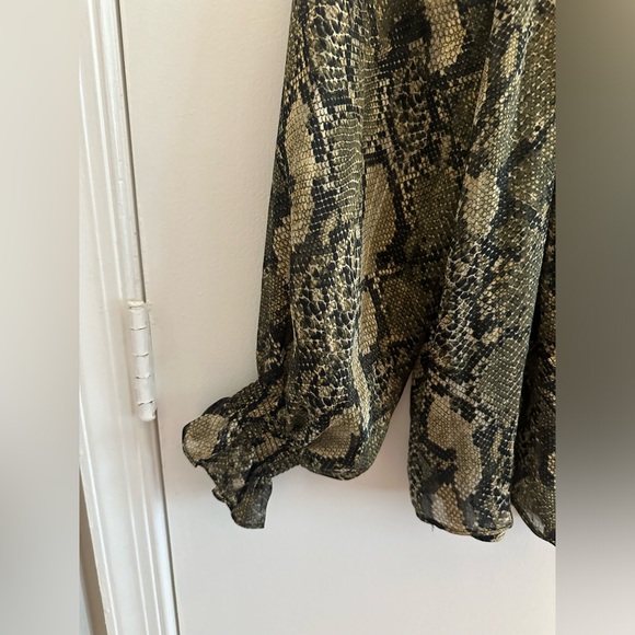 H&M Snakeskin Blouse Top | Boho Peasant Blouse - Picture 5 of 7